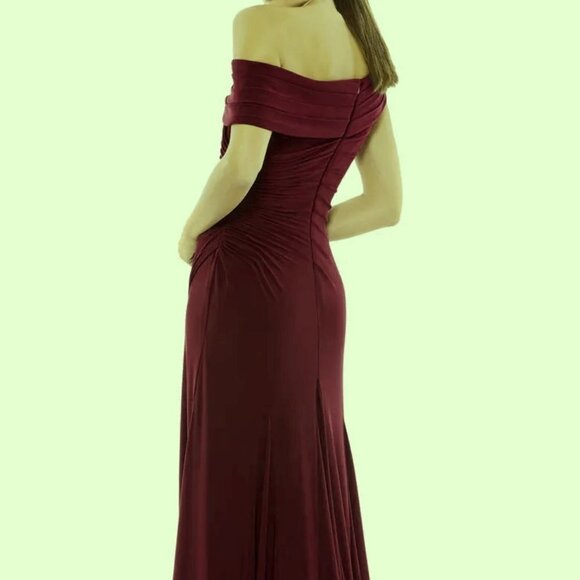 Mac Duggal Eggplant Purple Ruched One-Shoulder Trumpet Gown